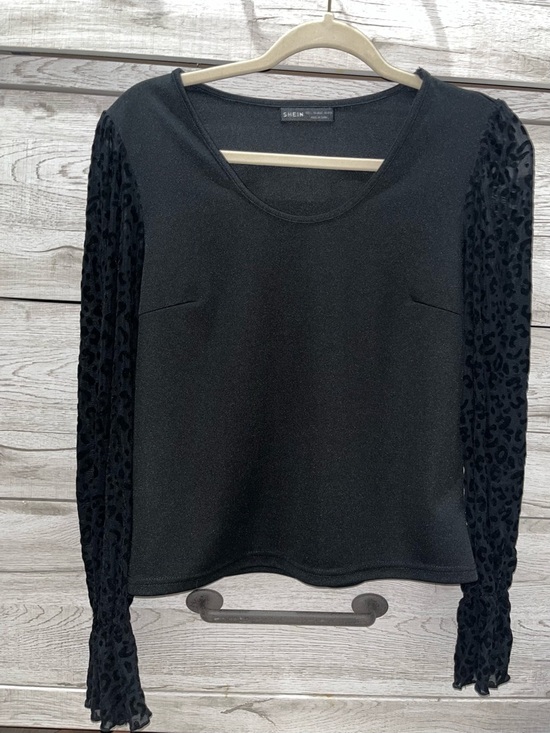 SHEIN Tops - SHEIN Black Long Sleeve Velvet Pattern Top